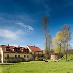 Guest house Mlyn Kamenice 3*