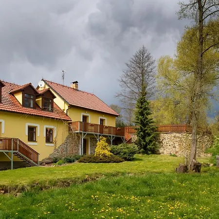 Mlyn Kamenice Pensjonat Klucenice